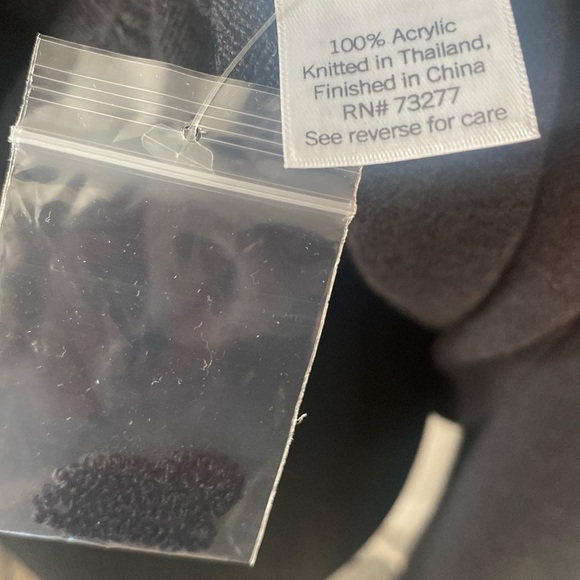 Croft & Barrow Black V-Neck Lightweight Sweater Sz XL NWT - Picture 6 of 6